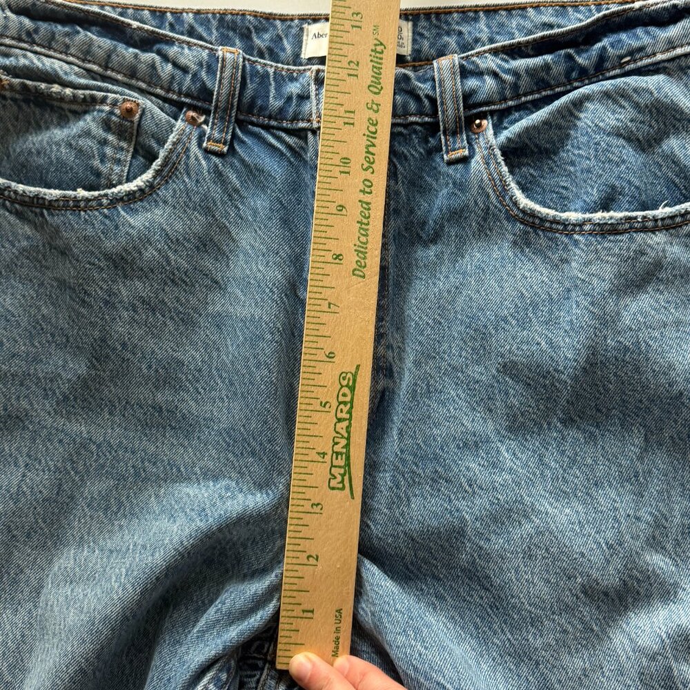 Abercrombie & Fitch The Loose high rise Jeans Sz 30 / 10 S - Picture 8 of 9